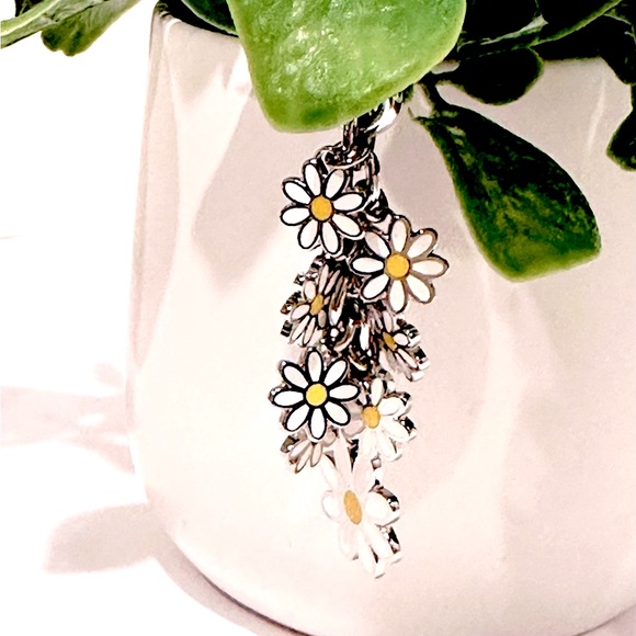 COACH Daisy Dangle Silver Key Ring - Picture 3 of 9